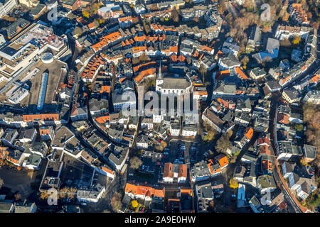 Riprese aeree, Lüdenscheider Città Vecchia Città Vecchia Lüdenscheid, protestante della Chiesa del Redentore, sagrato, biblioteca della città Lüdenscheid, Graf Engelbert Foto Stock