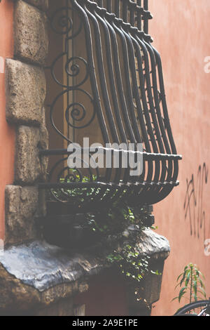 Bloccate windows a Bologna, Italia, Europa Foto Stock