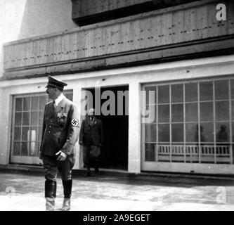 Eva Braun Collection (album) 3 - Adolf Hitler verso la fine degli anni trenta o primi anni quaranta, fotografia scattata da Eva Braun Foto Stock