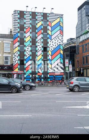 Camille Walala il Sogno edificio sulla Great Eastern Street, vicino alla vecchia strada rotonda, in East End di Londra, Regno Unito Foto Stock