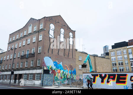 Stik's Stick figura a fianco dell'ex Shoreditch Social Center e Red Gallery, Rivington Street, Londra, EC2, Regno Unito Foto Stock