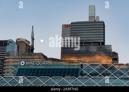 Sydney, Australia - 13 Novembre 2016: Macquary e Westpac edifici sul tramonto. Sydney CBD importanti edifici Foto Stock