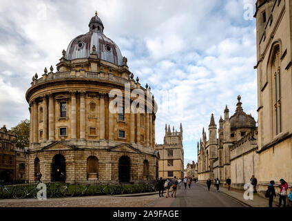 La Radcliffe Camera e tutte le anime College di Oxford University Foto Stock