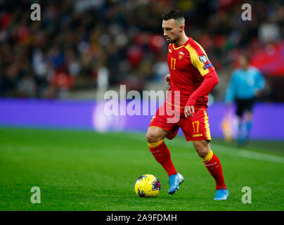 Londra, Inghilterra. 14 NOVEMBRE: Sead Haksabanovic del Montenegro durante UEFA EURO 2020 il qualificatore tra Inghilterra e Montenegro allo stadio di Wembley in L Foto Stock