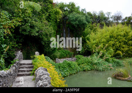 Giardino giapponese del tè in San Antonio, Texas. Il pittoresco giardino paesaggistico situato in posizione centrale a Brackenridge Park. Foto Stock