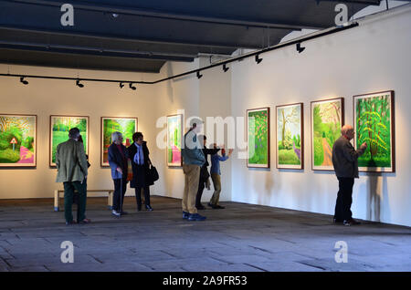 Hockney mostra, "l'arrivo della primavera", Salts Mill, Saltaire Foto Stock