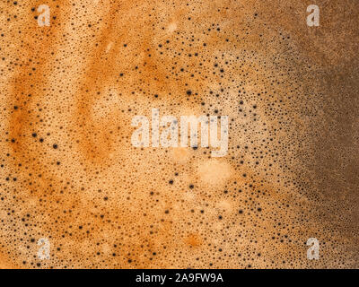 Primo piano della schiuma di caffè. Macro texture e backgroundё Foto Stock