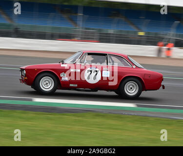 Glynn Allen, Darren Roberts, Alfa Romeo GTV 2000, Storico Touring Car Challenge, 1966-1990, Silverstone Classic, luglio 2019, Silverstone, Northamptons Foto Stock