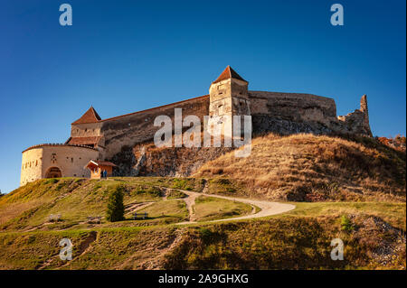 Fortezza Rasnov, Râșnov Cittadella, Brasov County, Carpazi, Transilvania, Romania. Storico monumento sassone / punto di riferimento. Foto Stock