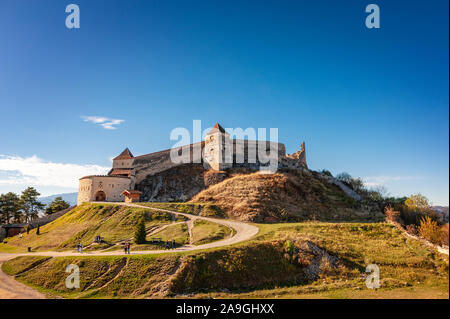 Fortezza Rasnov, Râșnov Cittadella, Brasov County, Carpazi, Transilvania, Romania. Storico monumento sassone / punto di riferimento. Foto Stock