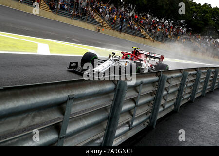 Sao Paulo, Brasile. Xv Nov, 2019. Motorsports: FIA Formula One World Championship 2019, il Gran Premio del Brasile, #99 Antonio Giovinazzi (ITA, Alfa Romeo Racing), Credit: dpa/Alamy Live News Foto Stock