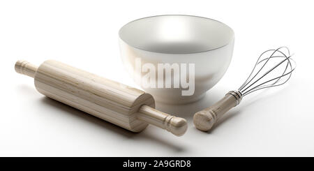 Frusta, perno di rotolamento e la vaschetta di miscelazione isolata contro uno sfondo bianco. Metallo Acciaio inossidabile kitcenware utensili. 3d illustrazione Foto Stock