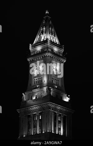 Boston Massachusetts / STATI UNITI D'AMERICA - 4/14/2017: Custom House Torre dell Orologio Foto Stock