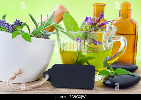 La guarigione naturale erbe e olio Foto Stock