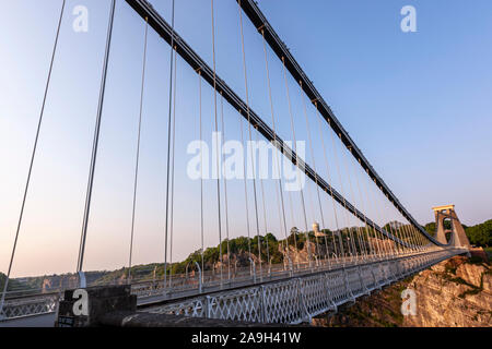 Il ponte sospeso di Clifton su Avon Gorge, costruito su disegno di William Henry Barlow e John Hawkshaw, Clifton, Bristol, Inghilterra, Regno Unito Foto Stock