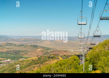 Park City Utah montagna con le seggiovie e sentieri escursionistici vista in bassa stagione Foto Stock