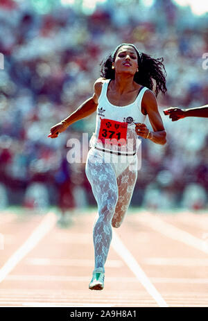 Florence Griffith Joyner competono al 1988 noi del team olimpico prove. Foto Stock