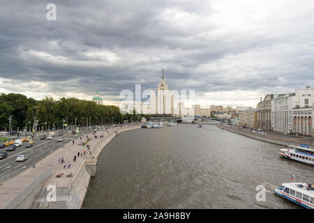 Mosca, Russia - Luglio 7, 2019: Kotelnicheskaya Embankment edificio è uno dei sette grattacieli stalinista, al momento della costruzione era la talle Foto Stock