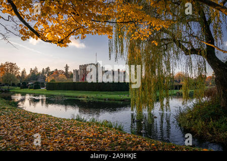 Hever, Kent, Regno Unito, novembre 10th: Autunno vista del castello di Hever da Hever Gardens Foto Stock