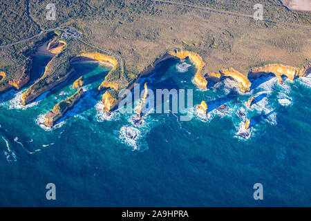 La grande ansa australiano ed è spettacolare costa nel Parco Nazionale di Port Campbell, Victoria, Australia Foto Stock