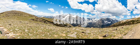 Una vista panoramica del Parco Nazionale delle Montagne Rocciose in Colorado da Trail Ridge Road. Foto Stock