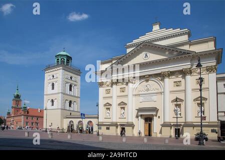 Anna chiesa, dietro a Varsavia il Castello Reale, città vecchia, Varsavia, Polonia Foto Stock