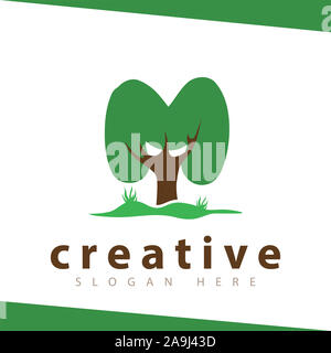 M Lettera tree logo verde template vettoriale Foto Stock