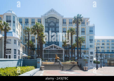 Il Table Bay hotel edificio principale e ingresso su il V & A Waterfront di Città del Capo in Sud Africa che è un lussuoso hotel a cinque stelle Foto Stock