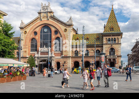 Vista frontale del Mercato Grande Hall di Budapest, Ungheria, Foto Stock