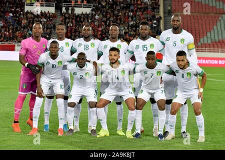 Rabat, Marocco. Xv Nov, 2019. I giocatori di mauritani della nazionale di calcio posa per le foto prima del 2021 Africa Coppa delle Nazioni gruppo e qualifiche partita di calcio tra Marocco e Mauritania a Rabat, Marocco, nov. 15, 2019. Credito: Chadi/Xinhua/Alamy Live News Foto Stock