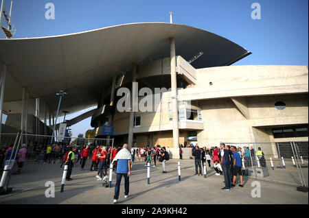 I fan di arrivare davanti a UEFA EURO 2020 partita di qualificazione al GSP Stadium di Nicosia. Foto Stock