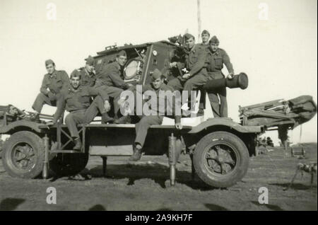 Un gruppo di soldati dell'esercito italiano Foto Stock