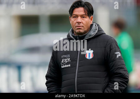 Spakenberg,SV Spakenburg - Excelsior Maassluis, calcio, Olandese di Seconda Divisione, Tweede Divisie, stagione 2019-2020, 16-11-2019, Excelsior Maasluis coach Dogan Corneille Credito: Pro scatti/Alamy Live News Foto Stock