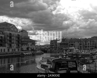 Bacino Limehouse Marina (vista da nord) a Londra, Regno Unito Foto Stock