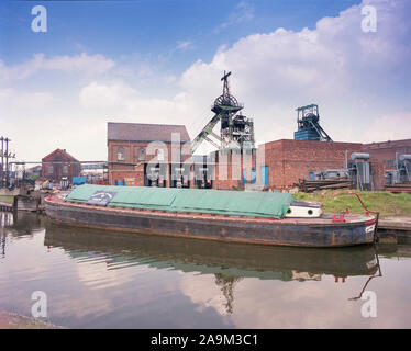 1989 miniera di carbone, Wigan, adiacente a Leeds/Liverpool Canal, Lancashire, North West England, Regno Unito Foto Stock