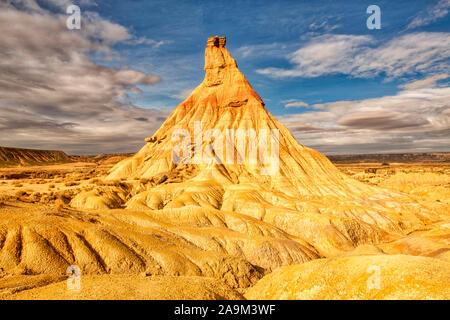 Castil de Tierra rock formaion, Bardenas Reales di Navarra, parco naturale e riserva della biosfera, Spagna Foto Stock