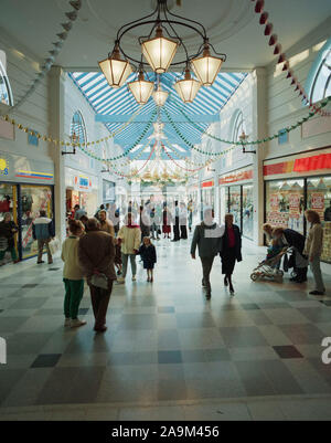 1989 Stretford District Shopping Centre, Manchester North West England, Regno Unito Foto Stock