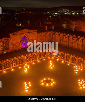 La Cattedrale di Durham di notte durante la Durham Lumiere 2019, Durham, County Durham, England, Regno Unito Foto Stock