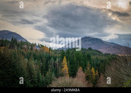 Un 3 shot autunnale di immagine HDR delle highlands intorno al Glen Spean, Lochaber, Scozia. 06 Novembre 2019 Foto Stock