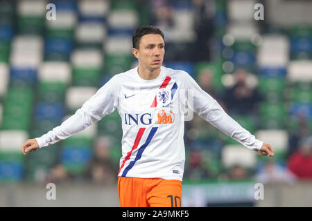 Belfast, Irlanda del Nord. Xvi Nov, 2019. BELFAST, 16-11-2019, Stadio Windsor Park.Netherlands player Steven Berghuis durante il qualificatore di Euro game Irlanda del Nord - Paesi Bassi: Credito Pro scatti/Alamy Live News Foto Stock