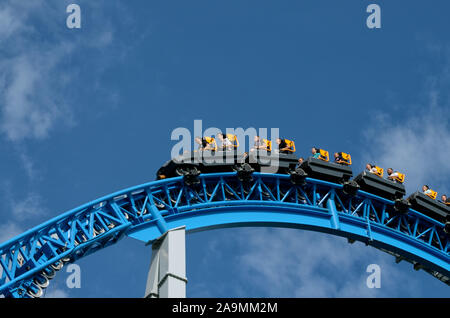 San Pietroburgo.Russia.August 23.2019. Isola Kresovsky.Divo island Park.una popolare attrazione è il russo roller coaster.Si tratta di un sistema ferroviario di Foto Stock