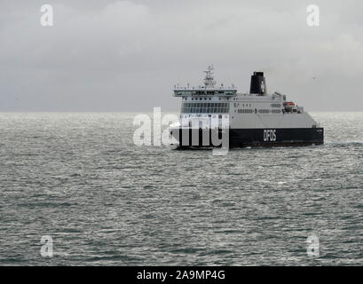 AJAXNETPHOTO. 23RD settembre, 2019. Canale, Inghilterra.- canale trasversale traghetto per trasporto auto e passeggeri DFDS DELFT SEAWAYS in direzione di DUNKERQUE.foto:JONATHAN EASTLAND/AJAX REF:GX8 192609 20518 Foto Stock