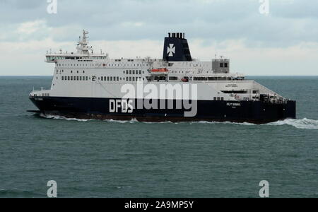 AJAXNETPHOTO. 23RD settembre, 2019. Canale, Inghilterra.- canale trasversale traghetto per trasporto auto e passeggeri DFDS DELFT SEAWAYS in direzione di DUNKERQUE.foto:JONATHAN EASTLAND/AJAX REF:GX8 192609 20524 Foto Stock