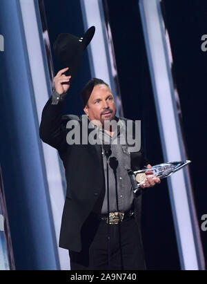 Novembre 13, 2019, Nashville, Tennessee, Stati Uniti d'America: Garth Brooks. 51St annuale di CMA Awards, Musica Country più grande notte, tenutosi a Bridgestone Arena. (Credito Immagine: © Laura Farr/AdMedia via ZUMA filo) Foto Stock