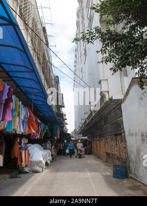 Batam, Indonesia - 7 Febbraio 2015: persone attività al mercato locale in Jodoh Area della città di Batam. Foto Stock