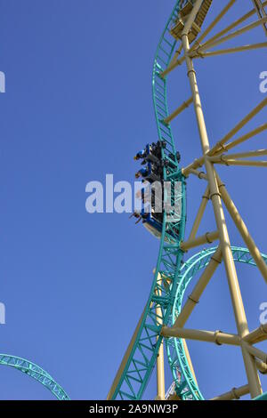 Un roller coaster a Knott's Berry Farm a Los Angeles Foto Stock
