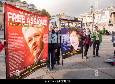 Londra, Regno Unito. Il 16 novembre 2019. I dimostranti si sono riuniti a Trafalgar Square per chiedere il rilascio di Julian Assange e Chelsea Manning. Assange è attualmente in carcere di Belmarsh in attesa di una estradizione audizione. Egli affronta estradizione cariche nuovamente negli Stati Uniti relative al computer intrusione e l'Espionage Act 1917, relative a WikiLeaks e informazioni trapelate da Chelsea Manning. Organizzato dal Comitato per la difesa Julian Assange. Credito: Stephen Bell/Alamy Foto Stock