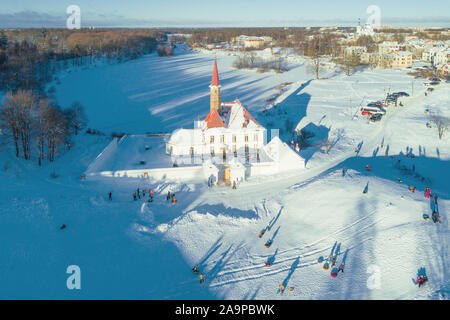 GATCHINA, Russia - 12 gennaio 2019: giornata di gennaio al Priory Palace (la fotografia aerea) Foto Stock