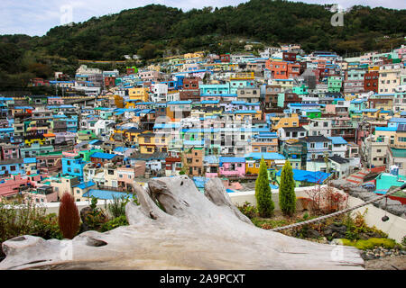 La bella architettura a cultura Gamcheon Village, Busan, Corea del Sud. Foto Stock