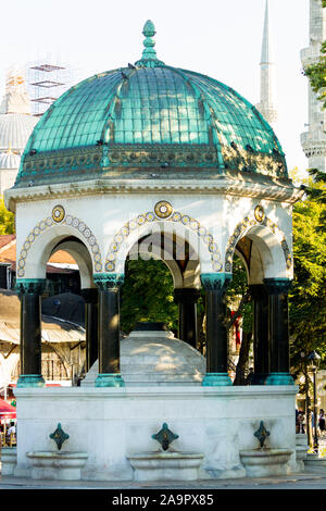 Sultanahmet, Istanbul, Turchia August 5th, 2019: Tedesco fontana, dalla fine del XIX secolo a commemmorate il Kaiser Guglielmo II Foto Stock